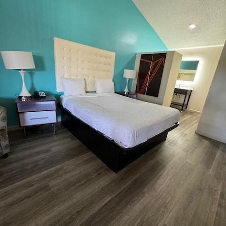 Howard Johnson By Wyndham Phoenix Airport/Downtown Area Exterior foto