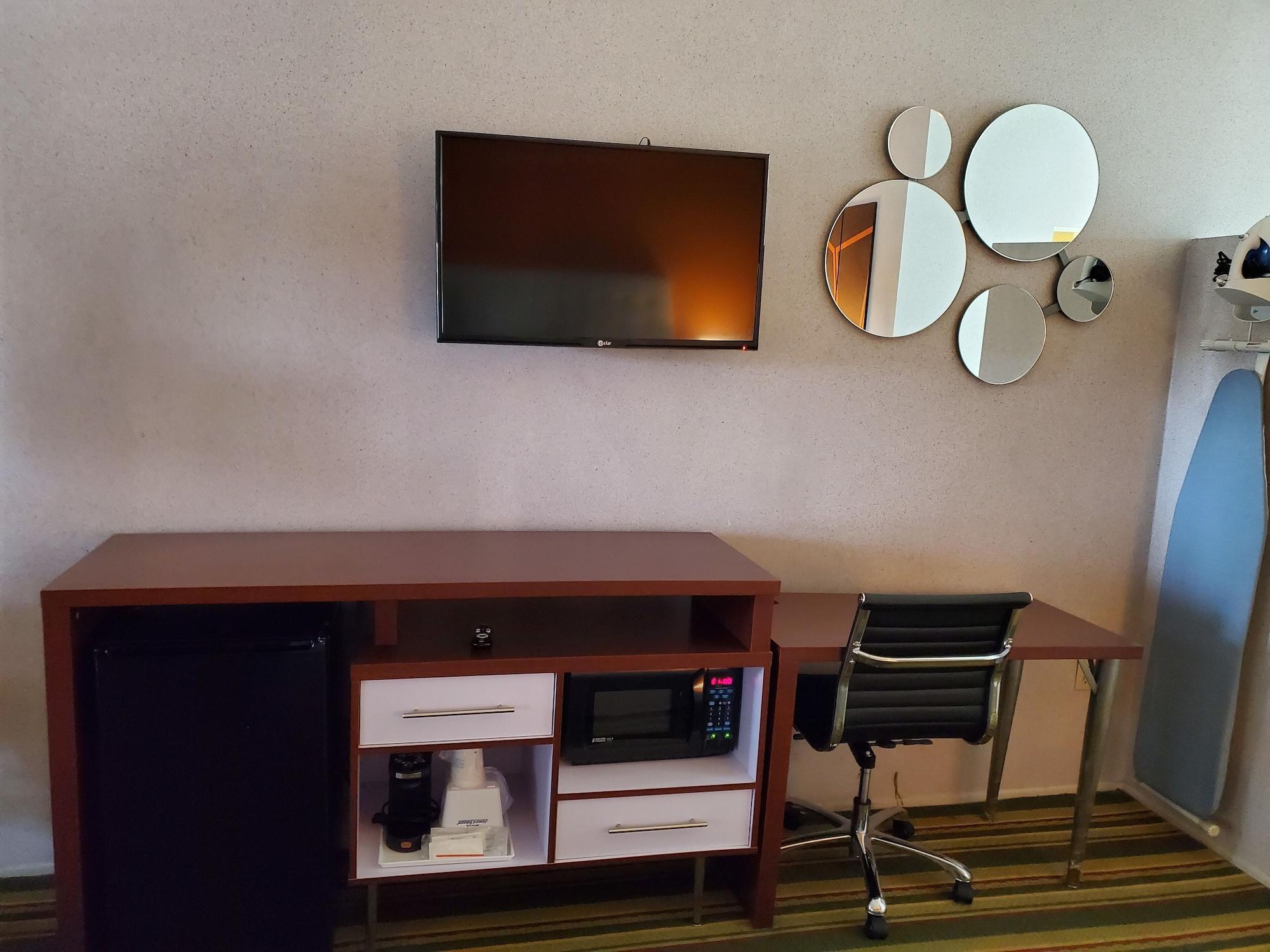 Howard Johnson By Wyndham Phoenix Airport/Downtown Area Exterior foto